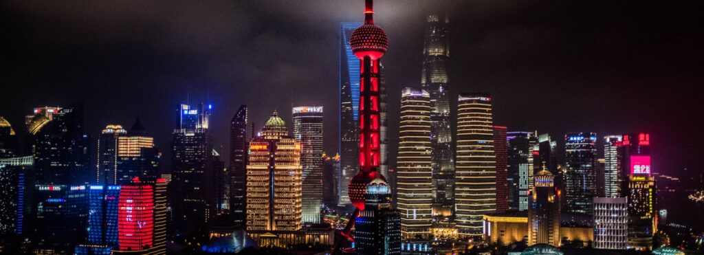 Chinese: a master key to the Asian market and business success China Skyline noche